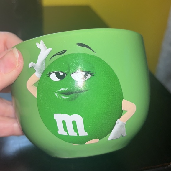 Set of two M & M bowls green and red - Picture 5 of 6